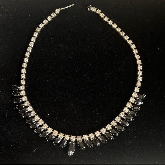 Vintage 1950's Black & Clear
Rhinestone Crystal Necklace - Picture 3 of 7